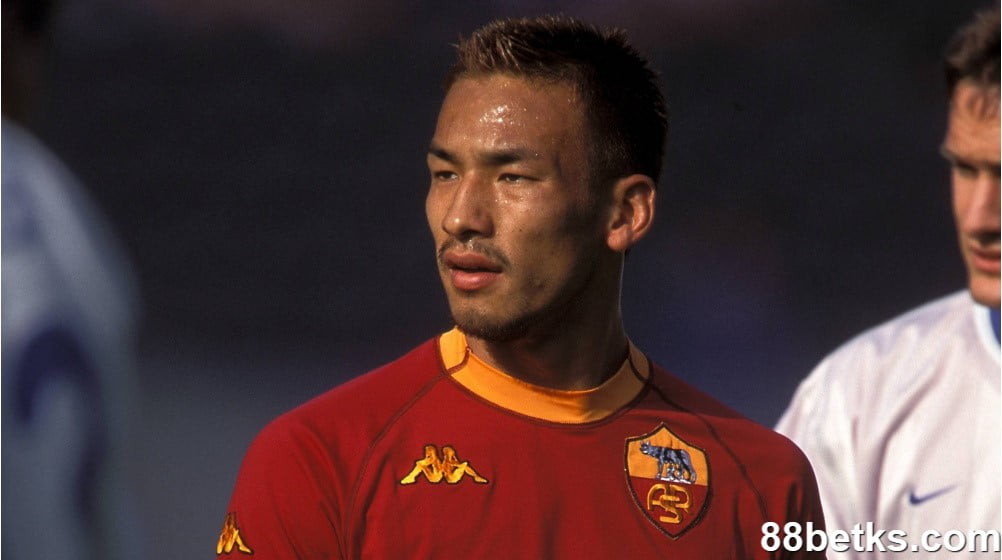 미드필더 Hidetoshi Nakata (Parma FC)