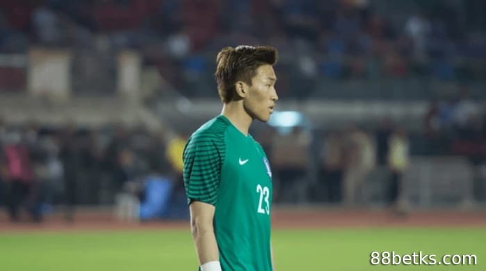 김승규의 동시 연봉은 다른 골키퍼들과 어떻게 다른가요?
